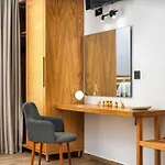 Amoudi Studios Apartments Hotel מלון דירות 4*