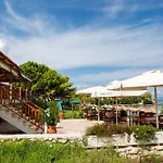 Amoudi Studios Apartments Hotel מלון דירות אמודי