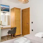 Amoudi Studios Apartments Hotel 4*