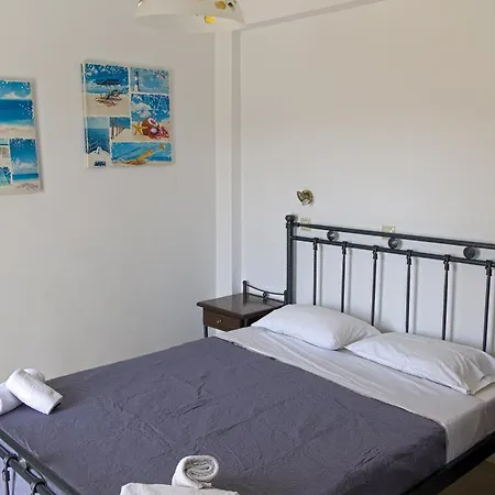 Amoudi Studios Apartments Hotel 3*