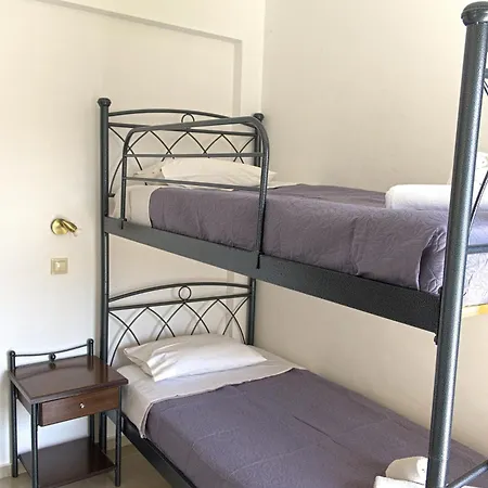 Amoudi Studios Apartments Hotel 3*