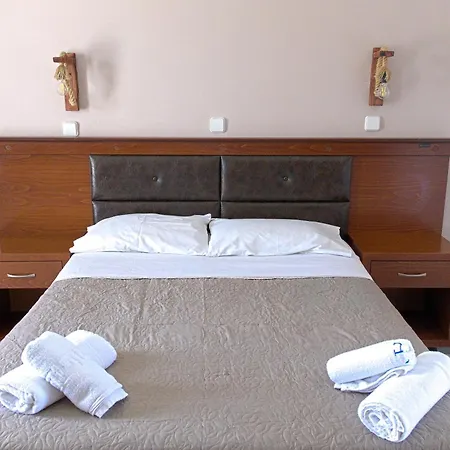 מלון דירות Amoudi Studios Apartments Hotel