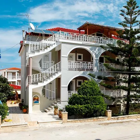 Amoudi Studios Apartments Hotel Aparthotel 4*