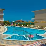 Amoudi Studios Apartments Hotel 4* Amoudi