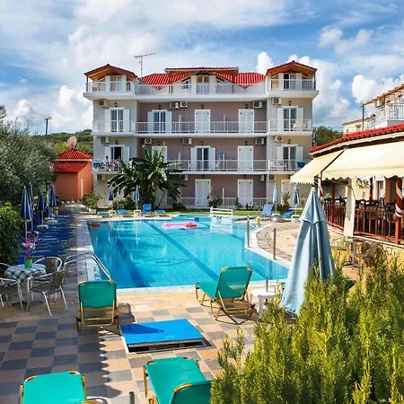 Amoudi Studios Apartments Hotel 4*