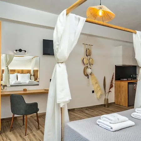 Amoudi Studios Apartments Hotel