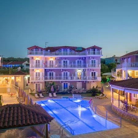 Апарт-отель Amoudi Studios Apartments Hotel
