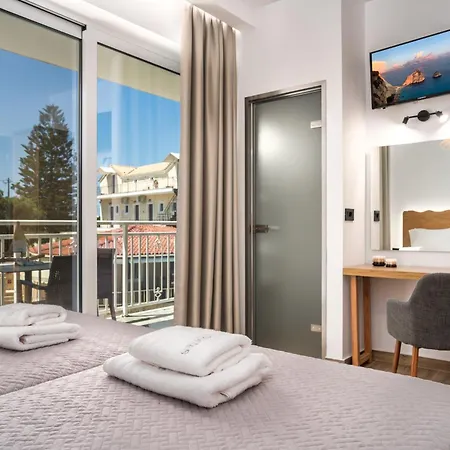Апарт-отель Amoudi Studios Apartments Hotel