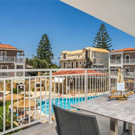 Amoudi Studios Apartments Hotel Lägenhetshotell