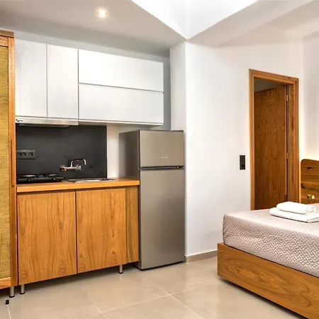 Amoudi Studios Apartments Hotel 4*