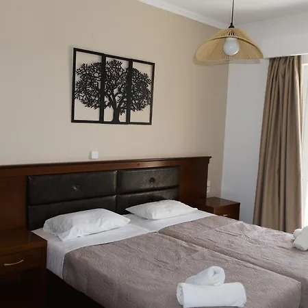 Amoudi Studios Apartments Hotel