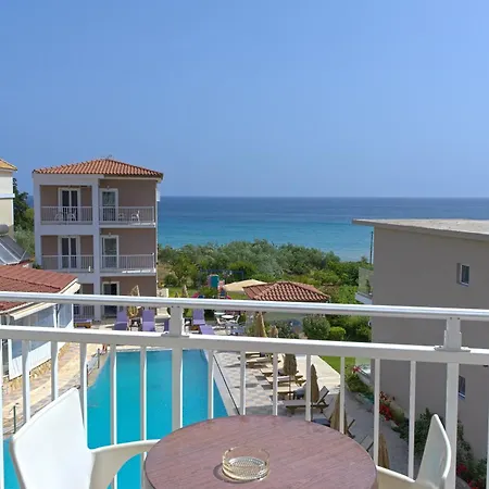 Amoudi Studios Apartments Hotel Lägenhetshotell