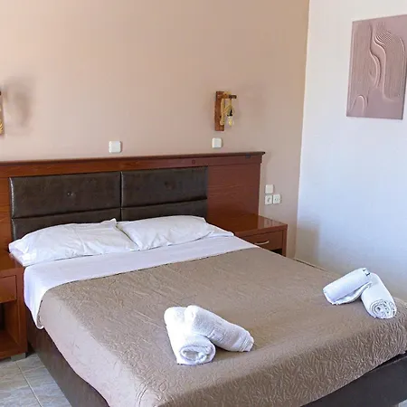 Amoudi Studios Apartments Hotel Апарт-отель 4*