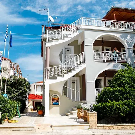 Апарт-отель Amoudi Studios Apartments Hotel 4*