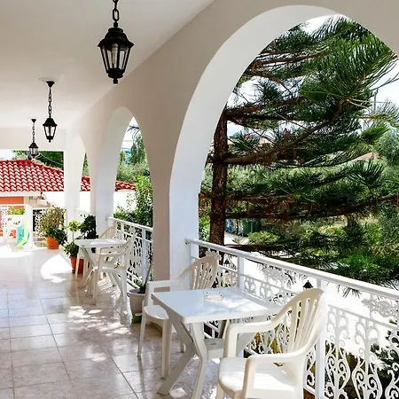 Amoudi Studios Apartments Hotel Амуди